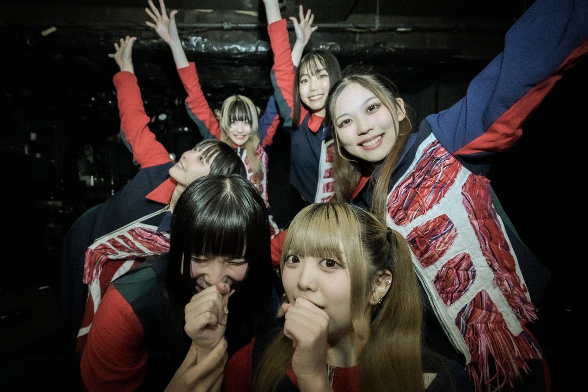 LiVS_idol's tweet photo. 本日は定期公演ファイナルご来場ありがとうございました🔥

次回のライブは
11月30日(土)
『ULTRA!!』
◼︎場所 下北沢Flowers Loft
◼︎時間:OPEN 11:00/START 11:30
◼︎出演者 LiVS / BLUEGOATS

チケット残りわずかです⚠️

🎫↓
https://t.co/eS0PMAv6D4 https://t.co/VgActwfxe3