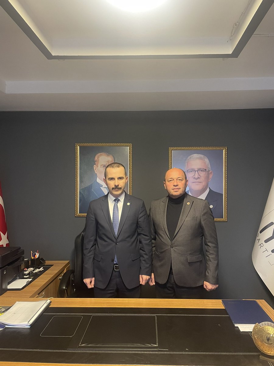 Ferizli Belediye Başkanımız Sn Mehmet Ata, ilçe teşkilatımıza hayırlı olsun ziyaretinde bulundu.
Kıymetli başkanımıza nazik ziyaretinden dolayı teşekkür ederiz.