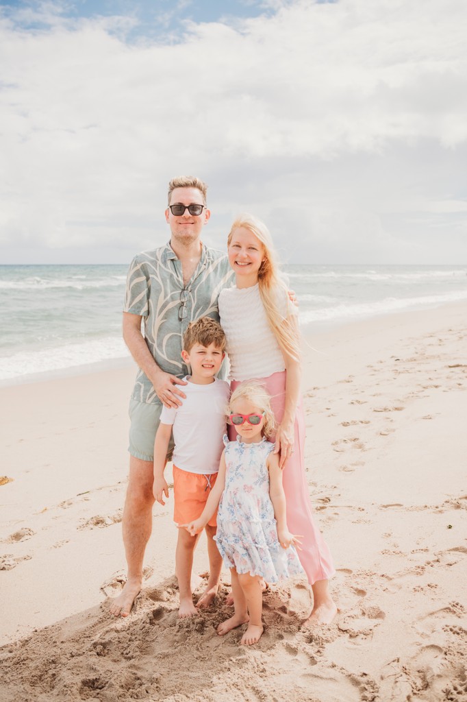 DropAnchorTeam's tweet photo. 🍂✨ Happy Thanksgiving from my family to yours!⁠
⁠
⚓️ #HomeIsWhereYouDropAnchor⁠
⁠
#HappyThanksgiving #Gratitude #ThankfulHeart #GratitudeSeason⁠ https://t.co/A0eM4vAAqc