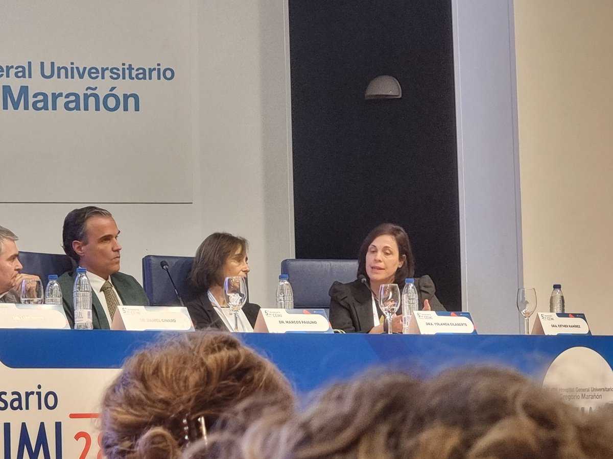 Nager08587826's tweet photo. 5° aniversario #CEIMI #IMID . @eramirezherraiz @gteii_sefh @sefh_ y Elena Sánchez Yañez posicionando la #farmaciahospitalaria en el equipo multidisciplinar. Estrategias: PROM/PREM, Escuela pacientes @sefh_ , adherencia, estratificación, biosimilares. Magníficas 👏👏👏 https://t.co/Y9v3UCYb21