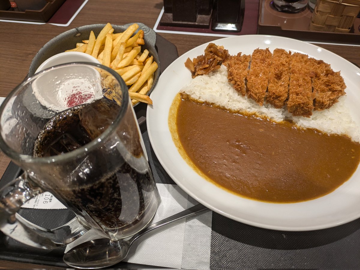 mitsu_keydriver's tweet photo. カツカレー🍛
VERSUSいよいよ明後日です🔥🔥
僕たちの勝敗はいかに🥹
#VERSUS
#ELEVENPM
#Nomember
#GLAYコピバン
#げんかつぎ
#松のやコスパ最高だぜ https://t.co/y0aMMbQnC9