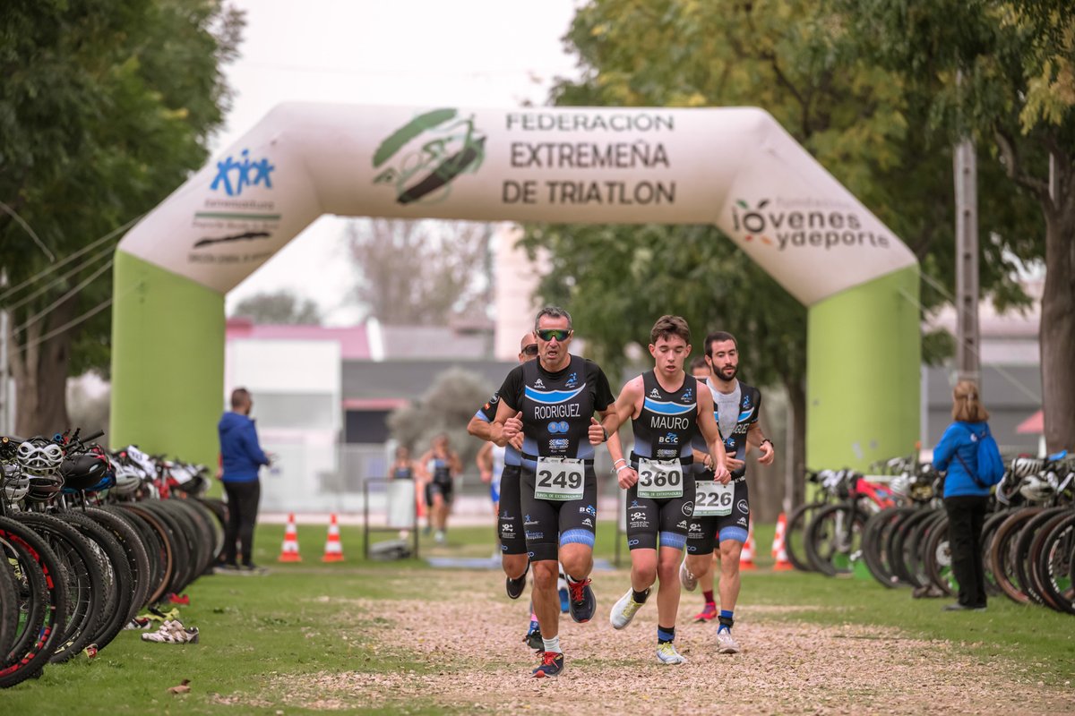 FEXTRI (@fextri) on Twitter photo El Club Arte Físico Triatlón se consagra campeón de la Liga Fextri de Clubes 2024
triatlonextremadura.com/el-club-arte-f…
<a href="/cultura_EXT/">Cultura, Turismo, Jóvenes y Deportes</a> <a href="/jovendeportEXT/">Jóvenes y Deportes Extremadura</a> <a href="/FJyD/">Fundación Jóvenes y Deporte 🅵🅹🆈🅳 💚🤍🖤</a> <a href="/DiputacionCC/">DiputacionCC</a> <a href="/DipdeBadajoz/">Diputación de Badajoz</a> El Club Arte Físico Triatlón se consagra campeón de la Liga Fextri de Clubes 2024
triatlonextremadura.com/el-club-arte-f…
<a href="/cultura_EXT/">Cultura, Turismo, Jóvenes y Deportes</a> <a href="/jovendeportEXT/">Jóvenes y Deportes Extremadura</a> <a href="/FJyD/">Fundación Jóvenes y Deporte 🅵🅹🆈🅳 💚🤍🖤</a> <a href="/DiputacionCC/">DiputacionCC</a> <a href="/DipdeBadajoz/">Diputación de Badajoz</a>
