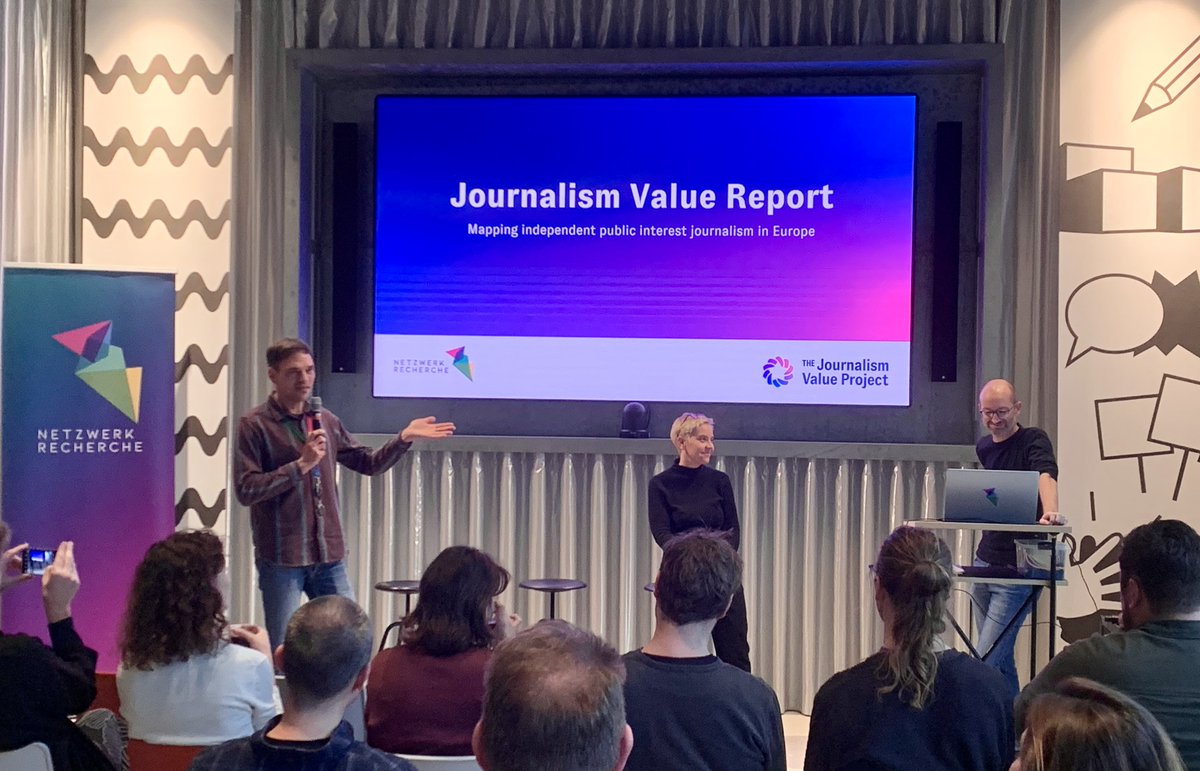 journalismarena's tweet image. [🧵 1/4] 📢 𝗧𝗵𝗲 𝗝𝗼𝘂𝗿𝗻𝗮𝗹𝗶𝘀𝗺 𝗩𝗮𝗹𝘂𝗲 𝗥𝗲𝗽𝗼𝗿𝘁 𝗶𝘀 𝗵𝗲𝗿𝗲

Presented today at Publix in Berlin, it offers a detailed analysis of independent public interest journalism across 🇪🇺, covering funding models, business challenges, and investigative journalism’s role