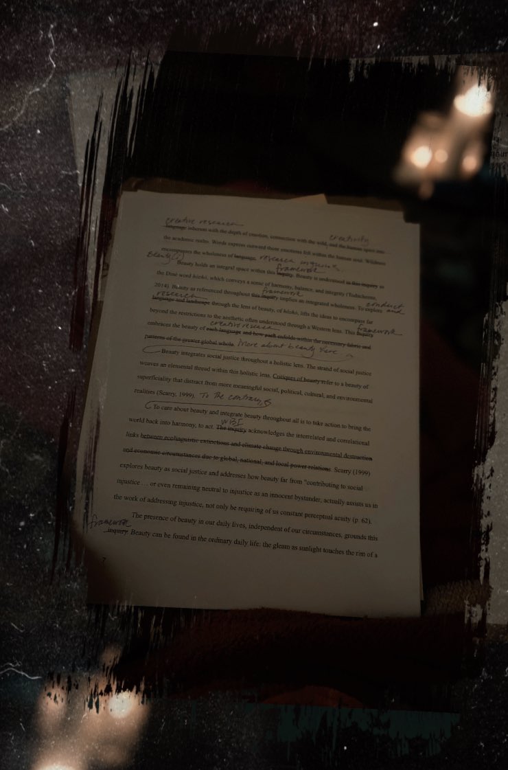Early morning editing piece introducing wildness, beauty, and imagination as creative research framework. ☕️✨🕯️

#creativedataanalysis #creativeresearch #transdisciplinary #methodology <a href="/DrHelenKara/">Helen Kara 🇺🇦 #FreeUkraine</a>