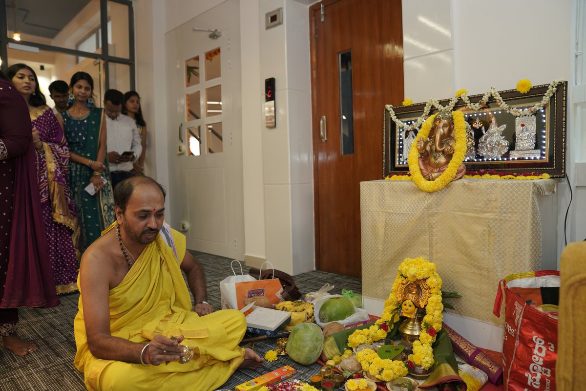 moolyatesting's tweet image. ✨ New Look, Same Hustle! ✨

Our Jayanagar office just got a stunning makeover!  Fresh interiors, vibrant vibes, and ready for bigger things ahead. 

Check out the transformation—we’re loving our revamped space! 💛

#MoolyaRenovated #OfficeGoals #Jayanagar #TeamMoolya