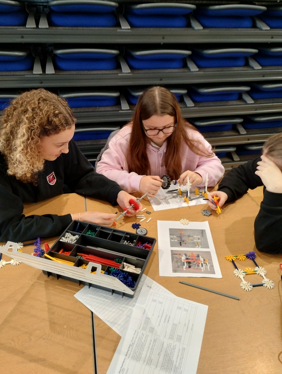 CareersWales's tweet photo. Well done to learners from @alunschool & @TreffynnonSch who took part in the #EngineeringChallenge with @ECNMW at @colegcambria. @alunschool came out on top 🥇 but everyone worked really hard, putting their skills to the test. https://t.co/GExRcm0OZ7