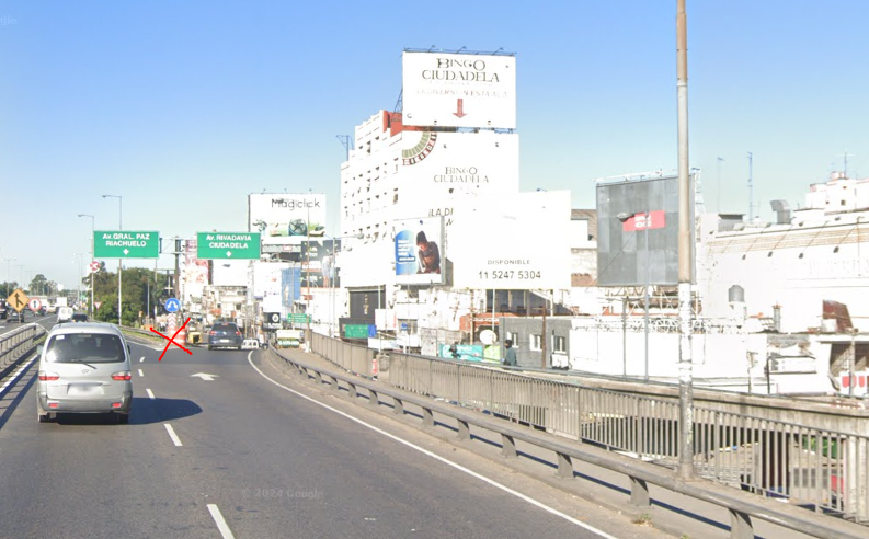 elgaita73's tweet photo. @fedeargiles @BsAs_recuerdo La General Paz estaba ya echa pero obviamente era de 2 carriles, es mas se ve la bajada a Rivadavia que es un salida en pendiente y semi circulo
A mi entender estarian paradas ahi https://t.co/ZQhB8nhraZ