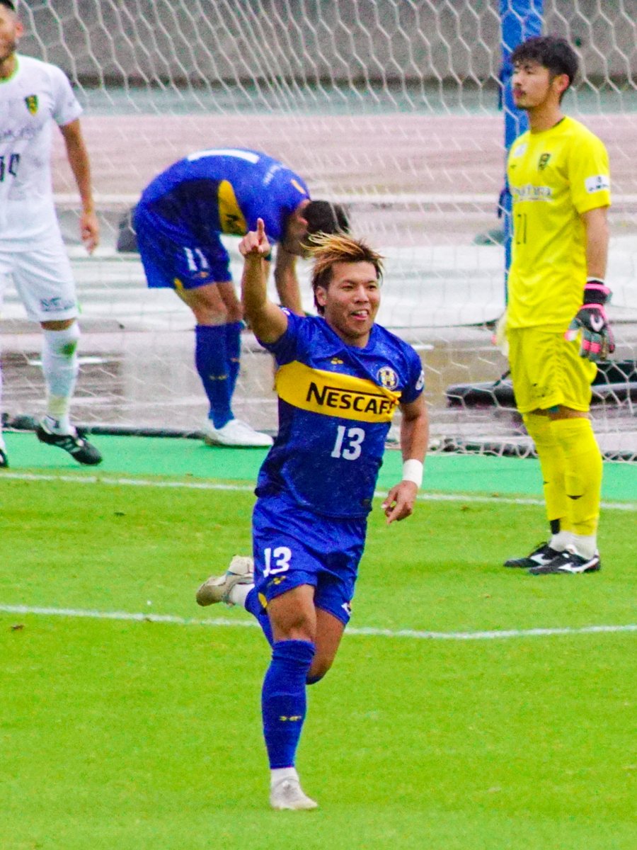 <a href="/rai0515_rai/">伊集院雷</a> 去年の入れ替え戦の決勝ゴール直後の画像です。
まさに救世主雷様でした。
2年間ありがとうございました。
#沖縄SV