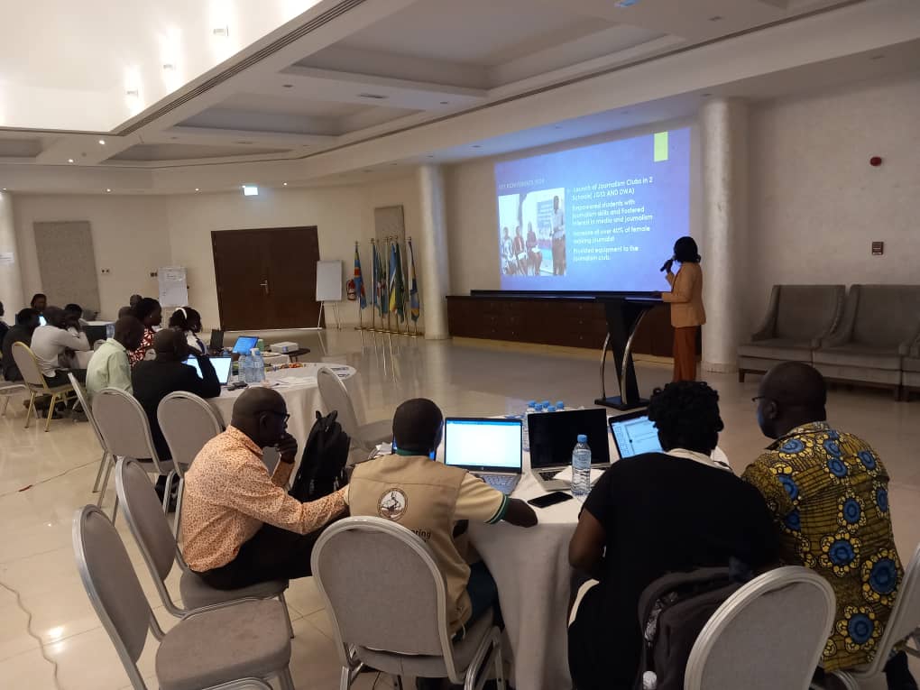 Thrilled to share make a presentation on behalf of <a href="/ujossofficial/">Union of Journalists of South Sudan</a> at the annual partners review meeting for @NPA_SouthSudan! 🌟 

 #Journalism #SouthSudan #YouthLeadership
#banatpower
#SSOX