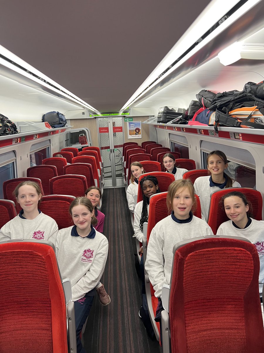 And we are off! The U13 girls are heading down to the ⁦<a href="/iapsuk/">IAPS</a>⁩ National Hockey Finals which take place tomorrow at Stamford School! Good luck!