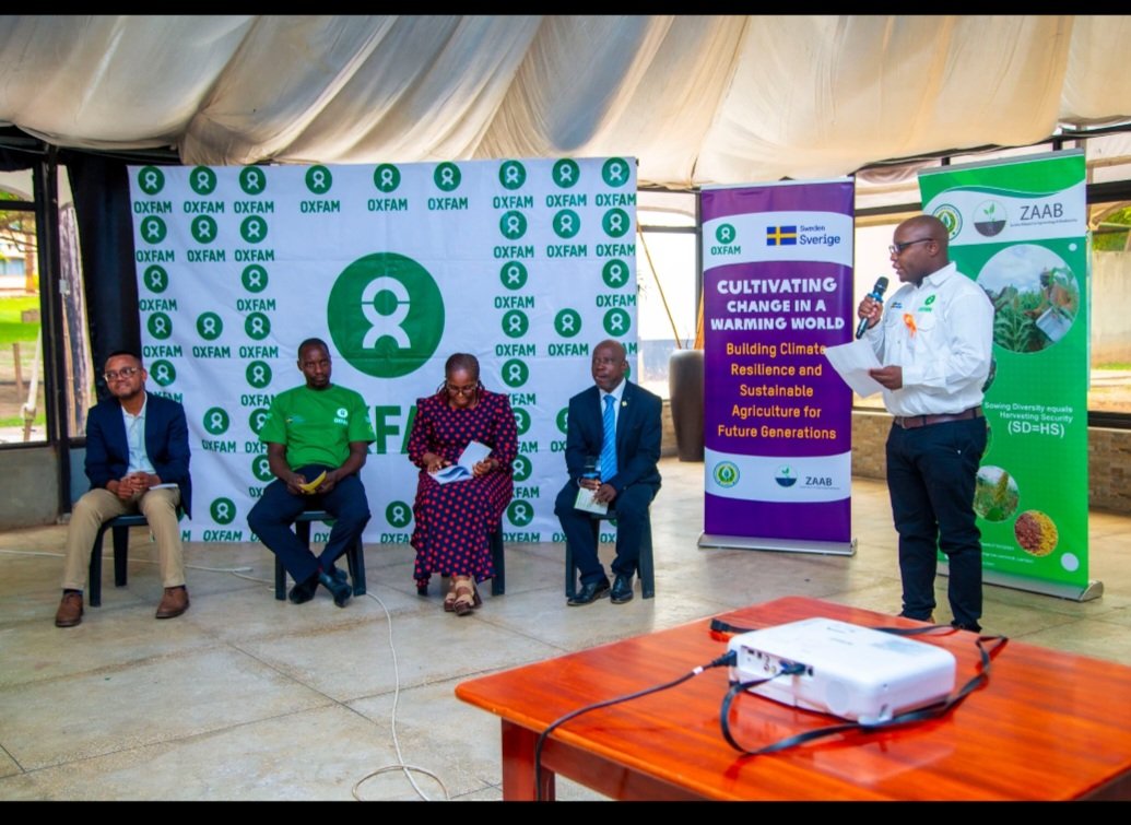 DJ (@dailesjudge) on Twitter photo Today, Oxfam in Zambia, in partnership with the @CTDT & @ZAAB, launched the SIDA funded "Cultivating Change in a Warming World" initiative focuses on building climate resilience, enhancing food & nutrition security, & championing gender justice.
#ClimateAction
<a href="/OxfamInZam/">Oxfam In Zambia</a> Today, Oxfam in Zambia, in partnership with the @CTDT & @ZAAB, launched the SIDA funded "Cultivating Change in a Warming World" initiative focuses on building climate resilience, enhancing food & nutrition security, & championing gender justice.
#ClimateAction
<a href="/OxfamInZam/">Oxfam In Zambia</a>