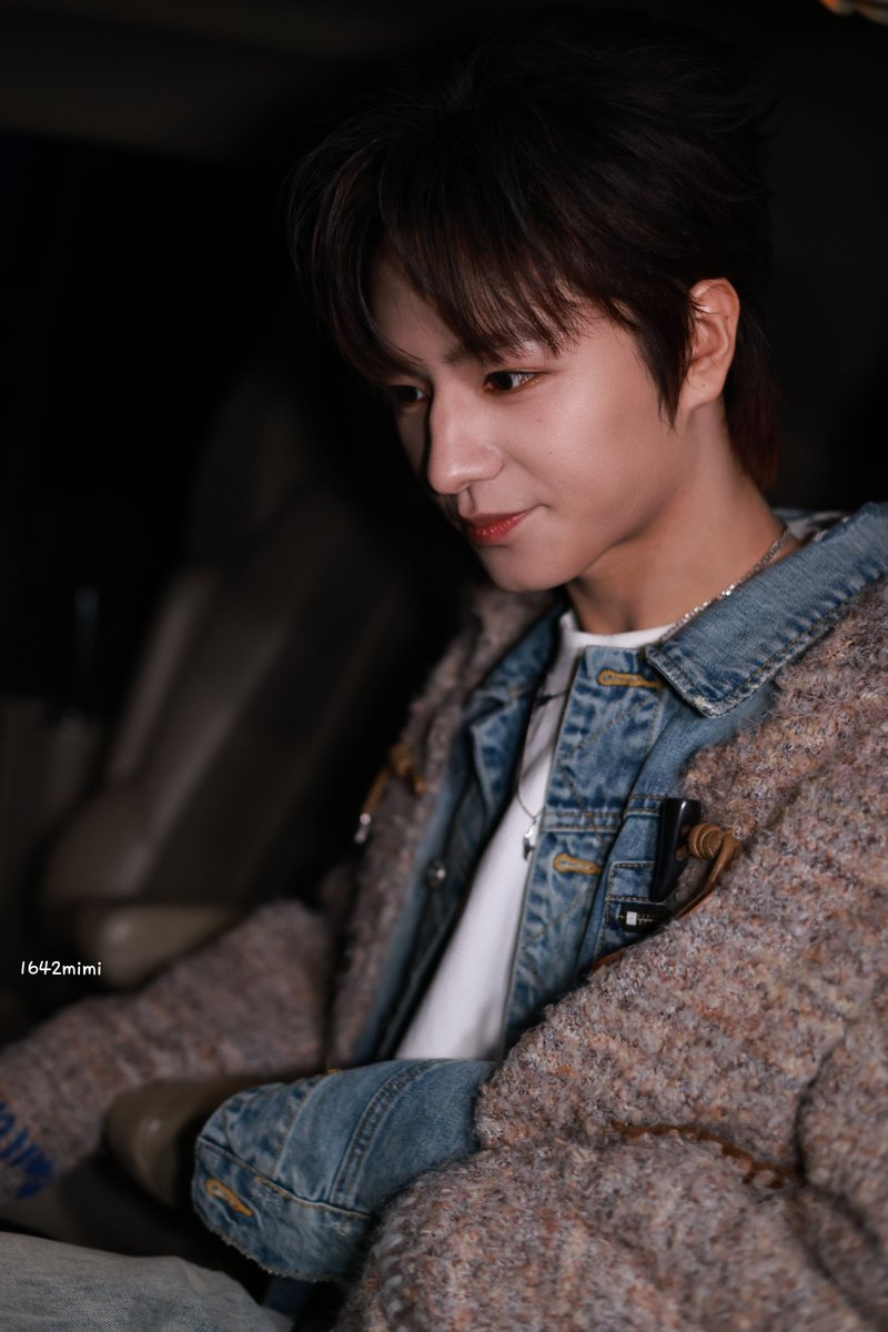 241128   百分百歌手 上班  

 #LEV #레비 #レビ #Wangzihao #왕즈하오 #王子浩 #ズハオ #跃迁之脉 #量子跳躍 #QuantumLeap #2nd_EP_album #2nd_EP_アルバム #schedule #スケジュール #新世界碰撞