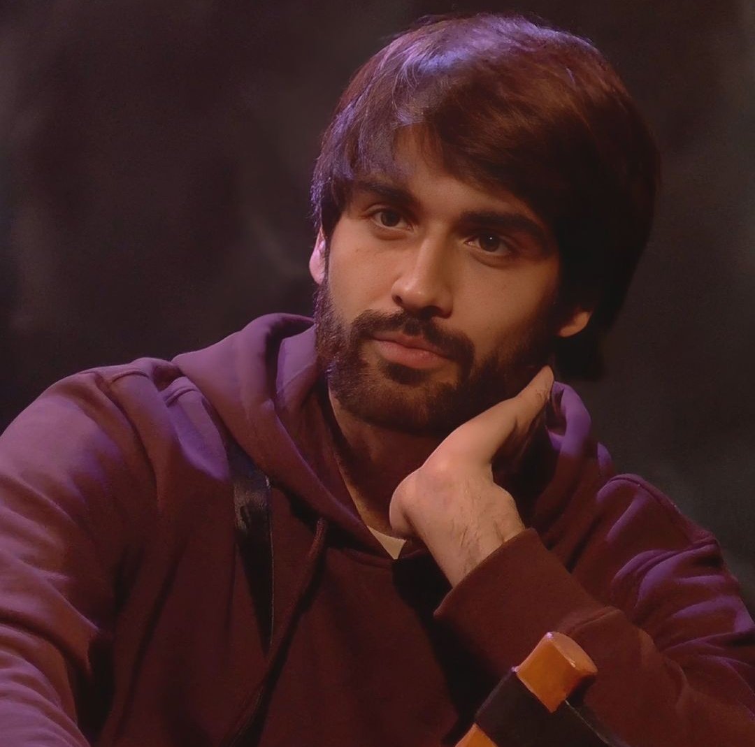 BiggbossKaTadka's tweet photo. Who is Janta ka Ladla?

Like for #VivianDsena
RT for #KaranveerMehra

#BiggBoss18 #Bb18 #BiggBoss

Like.                          RT. https://t.co/oLwE1p8F6A
