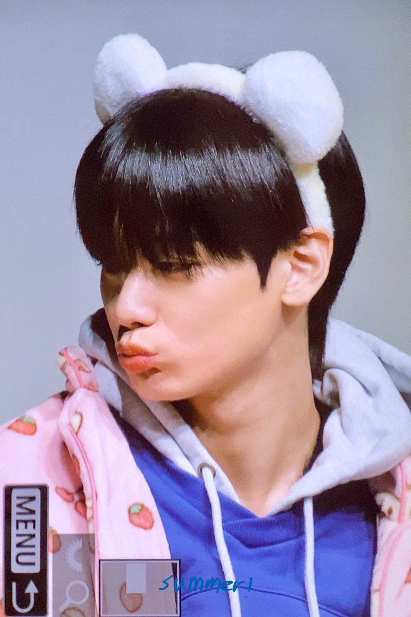 SUMMER98's tweet photo. 241128 하 귀여워 볼뿌뿌🥹❤️
#주연 #JUYEON #더보이즈 #THEBOYZ https://t.co/HchTPOK33n