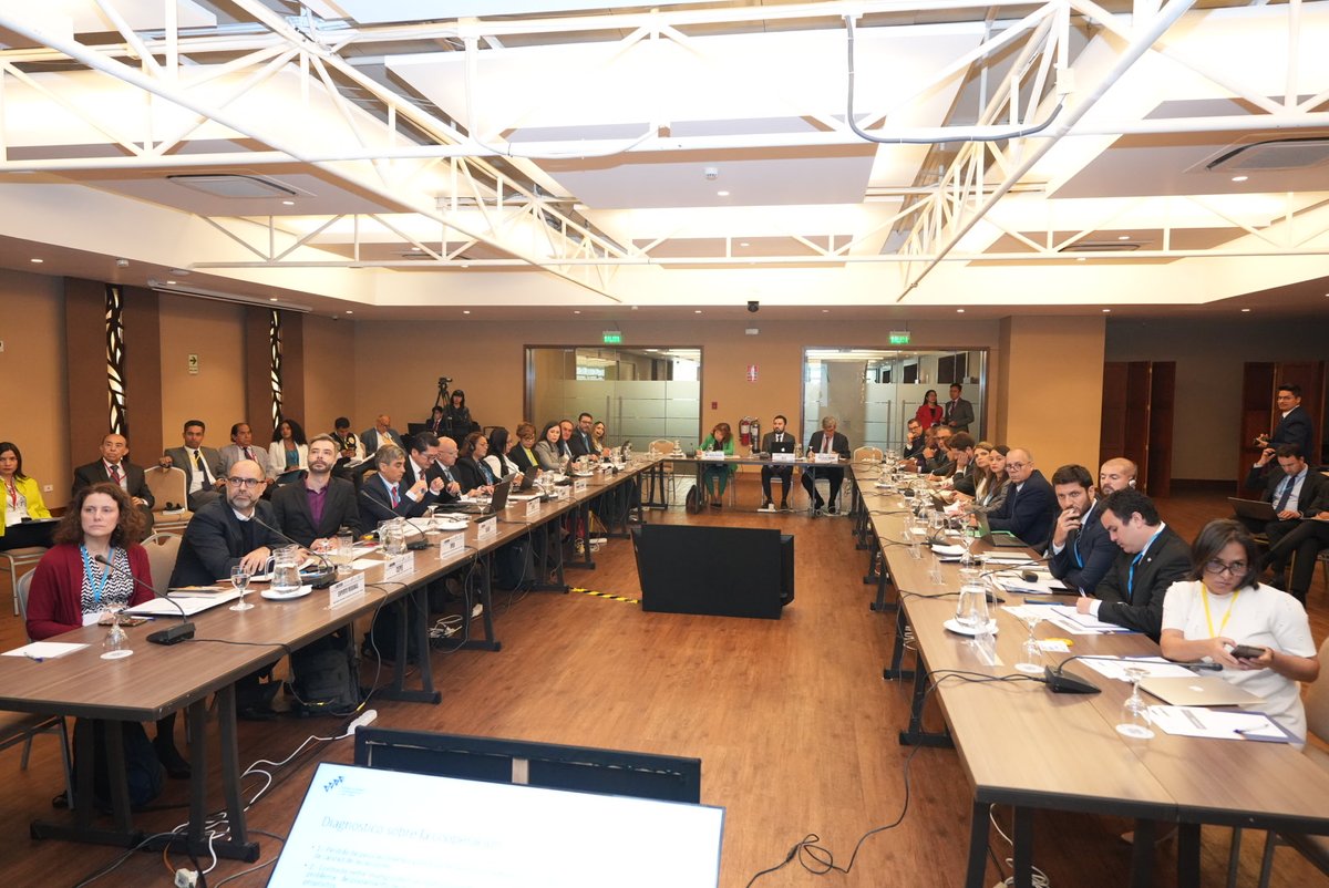 SELAInforma's tweet photo. 🗣️"Debemos tejer mayor confianza en nuestra región para incrementar la Cooperación Sur-Sur y Triangular", destacó este miércoles el Secretario Permanente del #SELA, Embajador @ClaremsEndara, en la inauguración de la “XXXII Reunión de Directores de Cooperación de #ALC: Fortalecimiento de capacidades para la medición, valorización y evaluación de la Cooperación Sur-Sur y Triangular (#CSSyT)”, organizada conjuntamente con el @GobiernoPeru_, a través de la @apciagencia, la @CancilleriaPeru y el apoyo del Fondo Fiduciario Pérez Guerrero (#FFPG) del Grupo de los 77, en la ciudad de #Lima 🇵🇪
📹⏯️ ¡Disfruta la transmisión de la actividad! ⬇️
https://t.co/NiXTUnI5Tb
🔷 #MásyMejorIntegración 🫂 @ComunidadAndina @ALADI_SG @FAOAmericas @ACS_AEC @OLADEORG @AgendaCAF @celacppthn @gtorreszelaya1 @SRE_mx @MIREXRD @CancilleriaHN @ItamaratyGovBr @CancilleriaEc @Minrel_Chile @MRE_Bolivia @CancilleriaCol @cancilleriasv @CancilleriaVE @CubaMINREX @MinexGt @PeruPaisDigital @mreparaguay @CancilleriaPeru 🌎