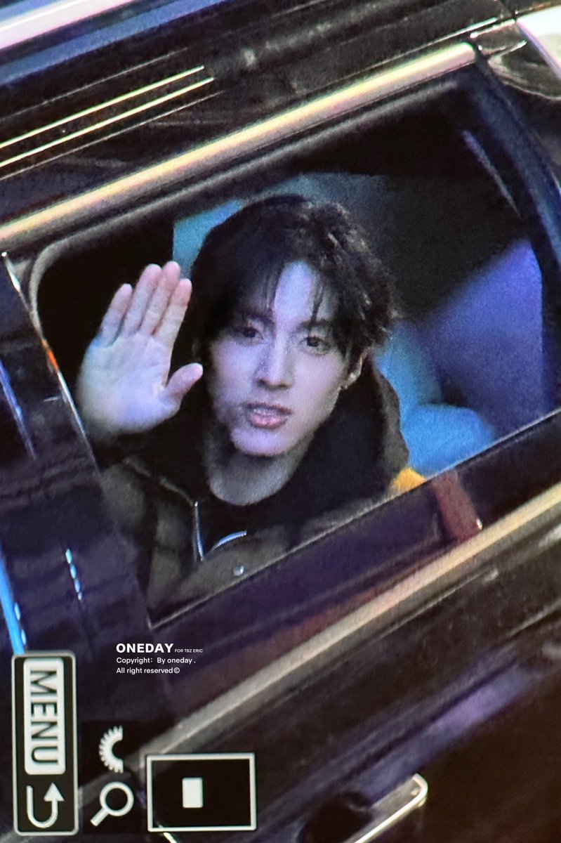 241128 퇴근

👋🏻

#더보이즈  #THEBOYZ #ERIC #에릭 #손영재