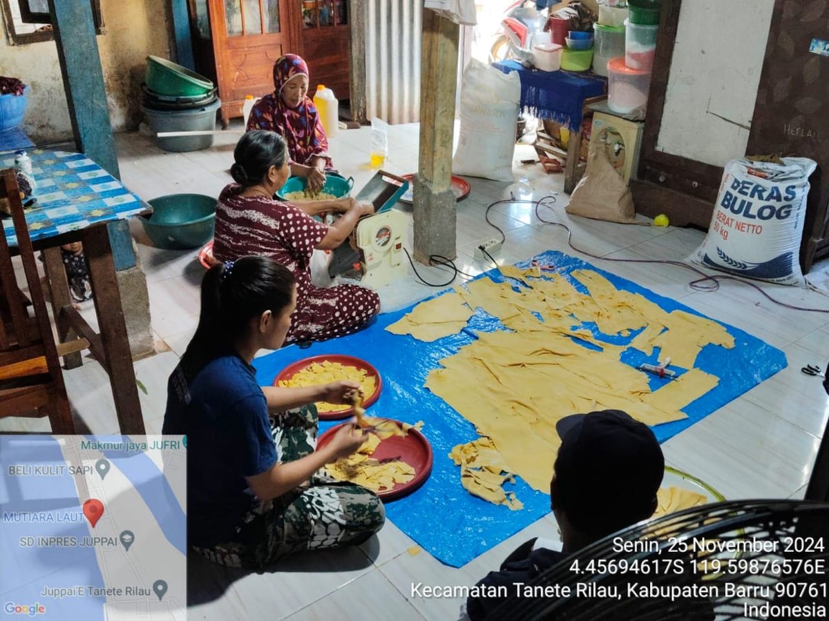 kamaruddin_ppl's tweet photo. Senin 25/11/24, Kamaruddin S. Pi, Kab. Barru, (Kasturi) Poklahsar Mutiara Laut, Penjualan Kerupuk Bantal Sebanyak 320 Bungkus, Harga Jual Rp 5.000/Bungkus.
#GiatLuhkanSatminkalMaros
#Barru @BRPBAP3_Maros
#Produksi https://t.co/qc0Thf5dVk