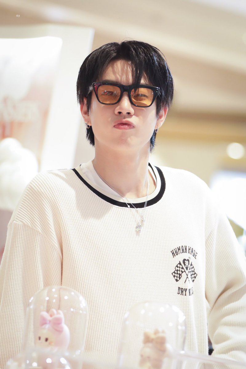 Jetaime_xx4's tweet photo. มันตะมุตะมิอ๋อออออออ @off_tumcial https://t.co/gjQhJvnTZ8