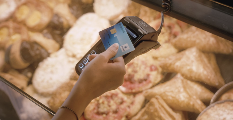 girocard (@girocard) on Twitter photo Das klassische Abendbrot ist ein Favorit in Deutschland – und immer mehr Menschen zahlen Backwaren mit #girocard! Laut einer Studie haben 77 % der 18-29-Jährigen schon mal mit der Debitkarte der <a href="/die_dk_de/">die-dk</a> in einer Bäckerei bezahlt. Mehr Infos unter: lnkd.in/epyHNpYd Das klassische Abendbrot ist ein Favorit in Deutschland – und immer mehr Menschen zahlen Backwaren mit #girocard! Laut einer Studie haben 77 % der 18-29-Jährigen schon mal mit der Debitkarte der <a href="/die_dk_de/">die-dk</a> in einer Bäckerei bezahlt. Mehr Infos unter: lnkd.in/epyHNpYd