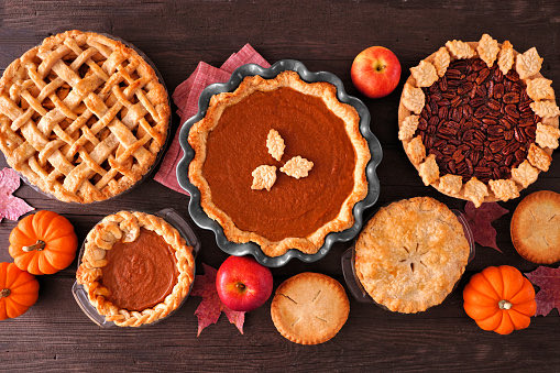 accountrain's tweet photo. #HappyThanksgiving to our American friends, families &amp; colleagues.

DYK, Canada's Thanksgiving actually predates the US version by more than 40 years! In 1578, Martin Frobisher held a feast to give thanks for the safety of his fleet. 

Whereas the US starting celebrating in 1621. https://t.co/yWATZ7git5