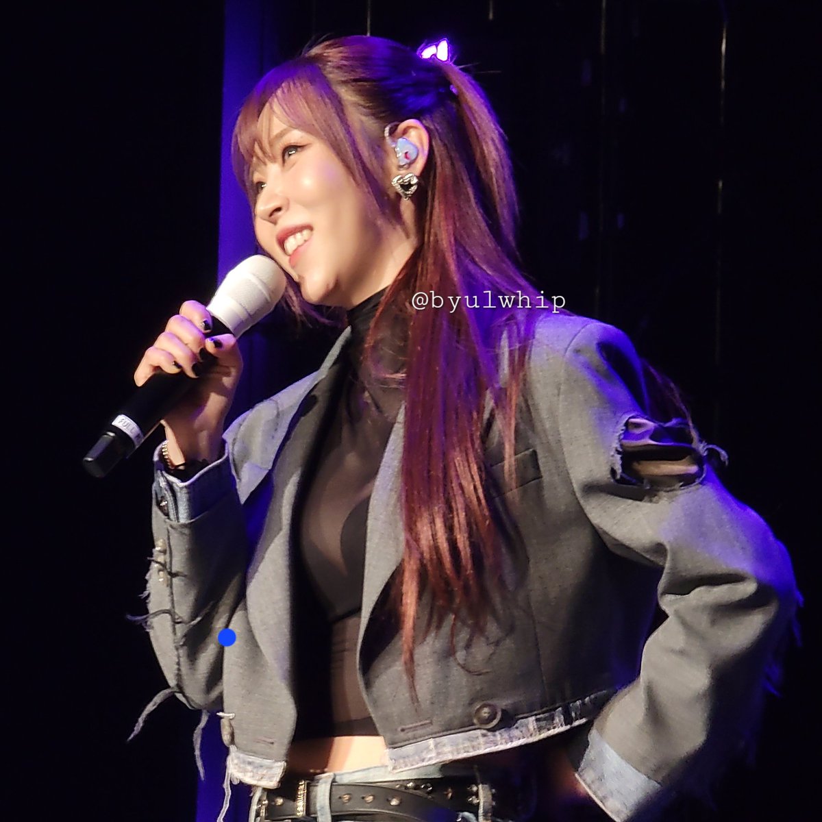 ByulWhip's tweet photo. My appreciation post for the pictures I took last night in Boston of this outfit #MOONBYUL wore because this was amazing. https://t.co/GS6hCXZavh