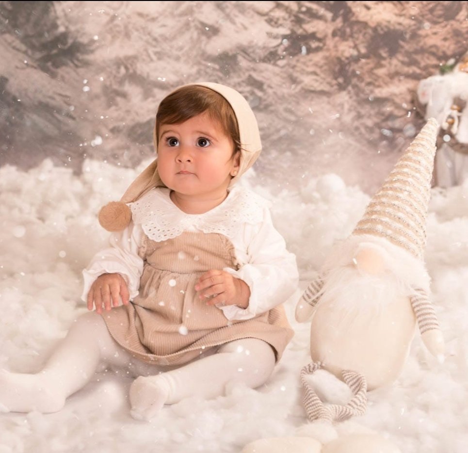 demonioalgaba's tweet photo. Un año de esta foto.......como creces princesa!! 😍😍 #miprincesa https://t.co/oWfSmQW9Hu