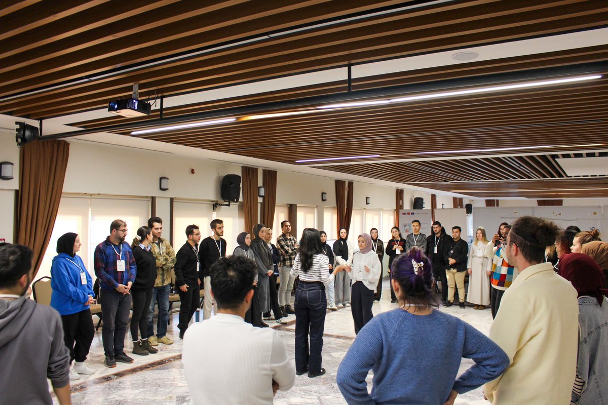 🎉 Ulusal Gönüllülük Politikaları Zirvesi’nin üçüncü günü tamamlandı! 🌟 

Zirvemizin son gününde gerçekleştirilen kapanış programı için bizi takipte kalın! ✈️