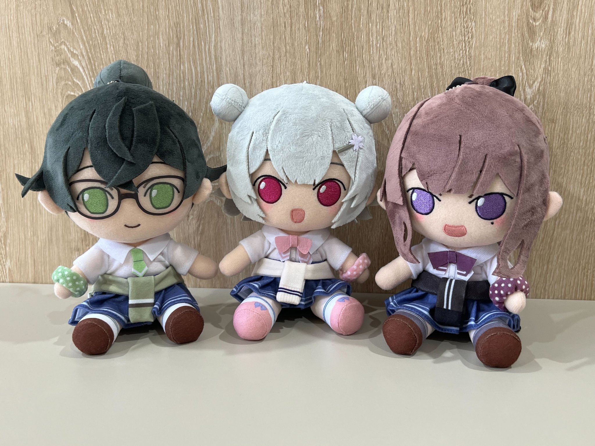 花隈千冬 おすわりぬいぐるみ TOKYO6