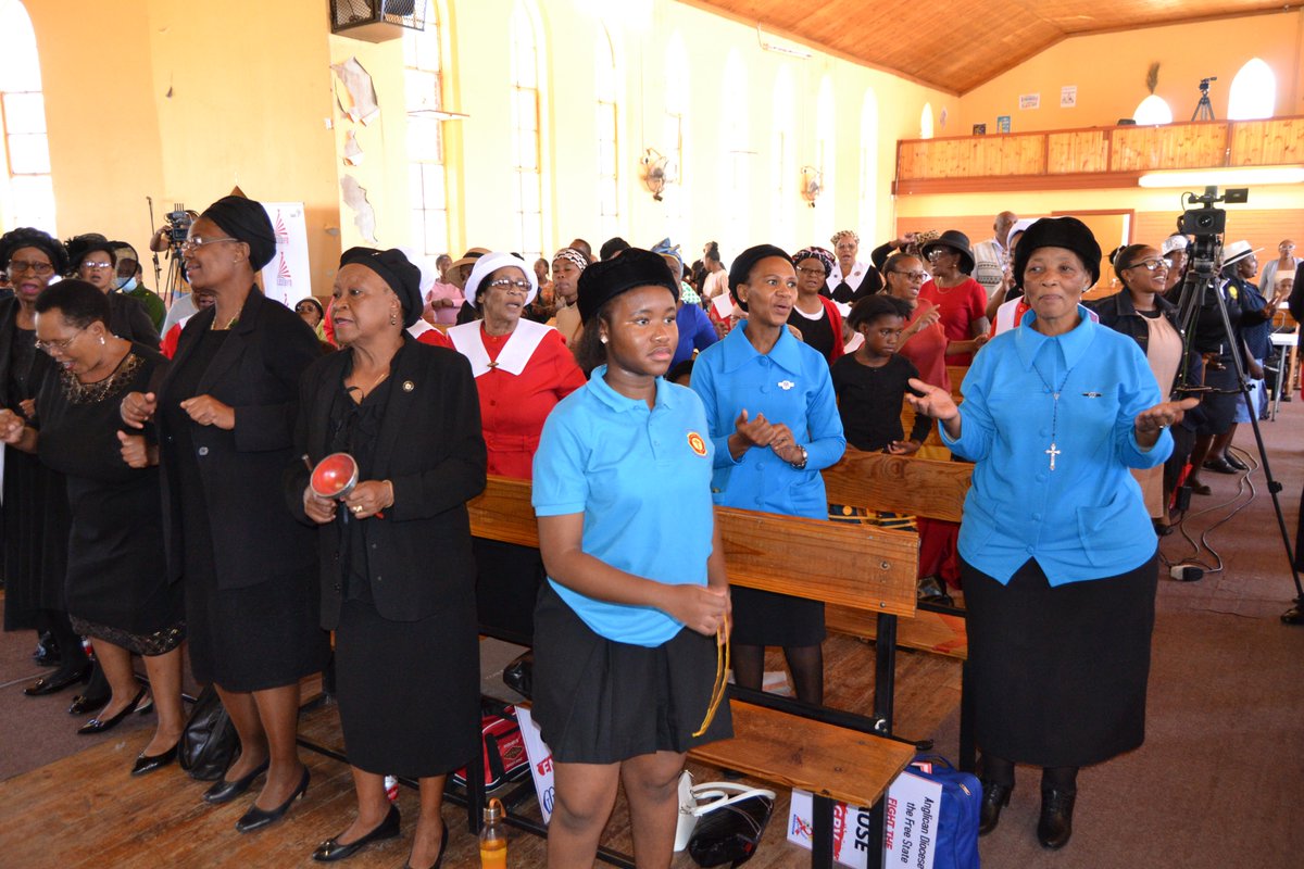 LesediFM's tweet photo. #Itlhabolle #Merapelo #16DaysOfActivism #StPetersMethodistChurch #Bloemfontein https://t.co/tOpEvw6XTq