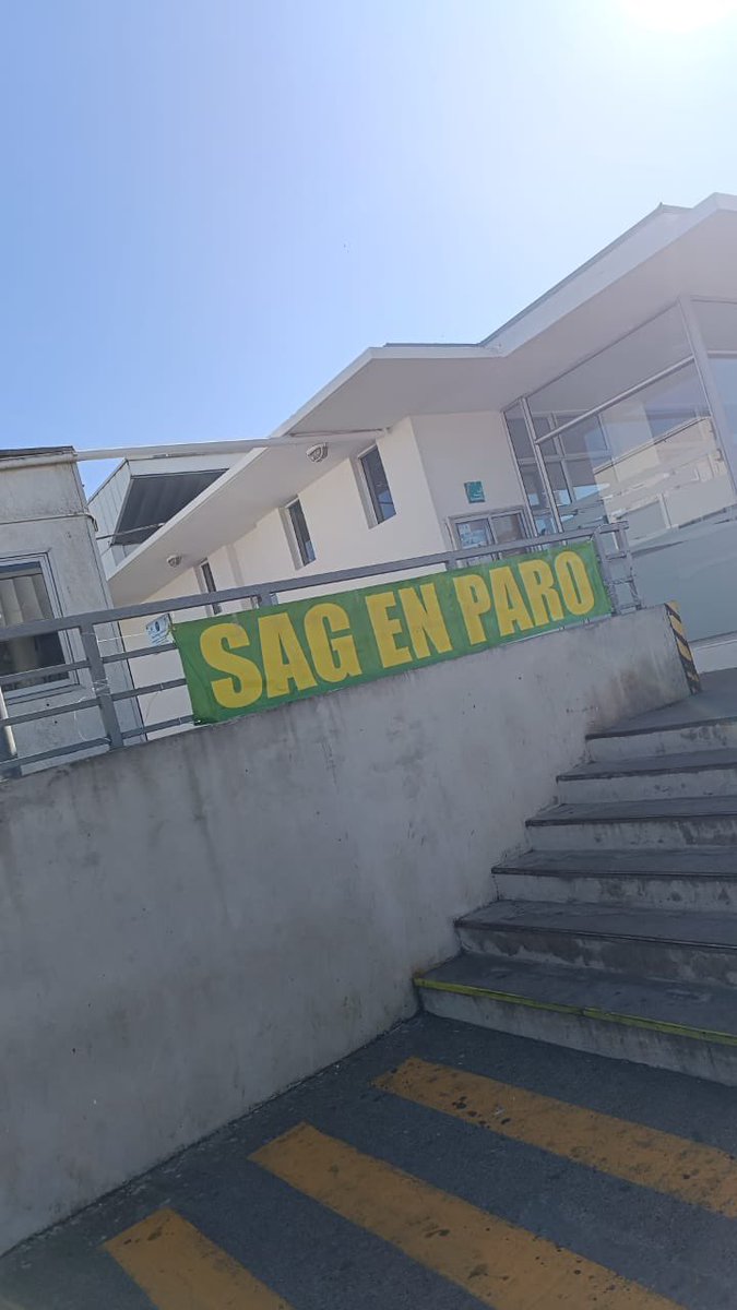 FCamiones's tweet photo. Preocupación en transportistas debido a acciones de funciones del @sagchile en dependencias de #zeal correspondiente a concesión de @PortValparaiso https://t.co/PFXGhgXNdb