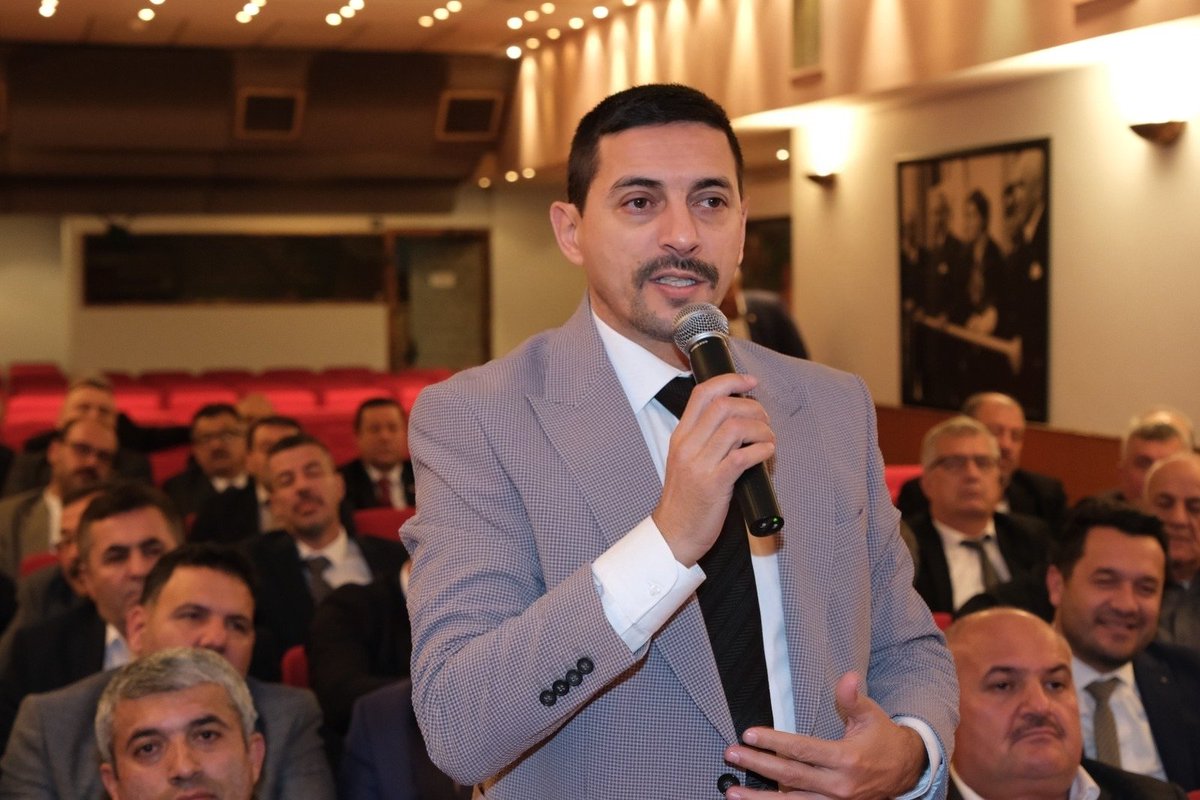 Sayın Cumhurbaşkanımızın sözü olan Mülkiyet Yasası ve Okul Servis Araçları Yönetmeliğinde yapılmasını beklediğimiz değişiklikler ile ilgili (2017 model araçların muayene sorunu da dahil olmak üzere )Türkiye Şoförler ve Otomobilciler Federasyonunda meslek komisyonları olarak ortak