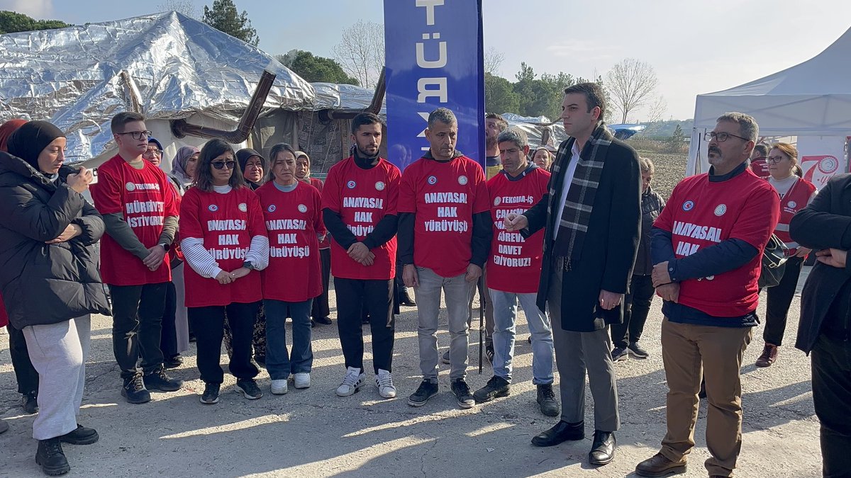 Mücadelelerinin 133. gününde Polonez işçileriyle birlikteyiz!

Mücadeleyi büyütmek için Anayasal Hak Yürüyüşüne hazırlık yapıyorlar.

Çayırhan Termik Santrali'nin ve maden ocağının özelleştirilmesine direnen işçilere selam gönderdik. Çayırhan vatandır, vatan satılmaz!