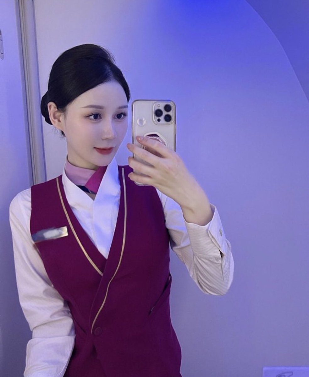 xiaoyan5370's tweet photo. 落地广州 、下早班噜 有哥哥带我去喝酒吗 https://t.co/ixbOuJIlun