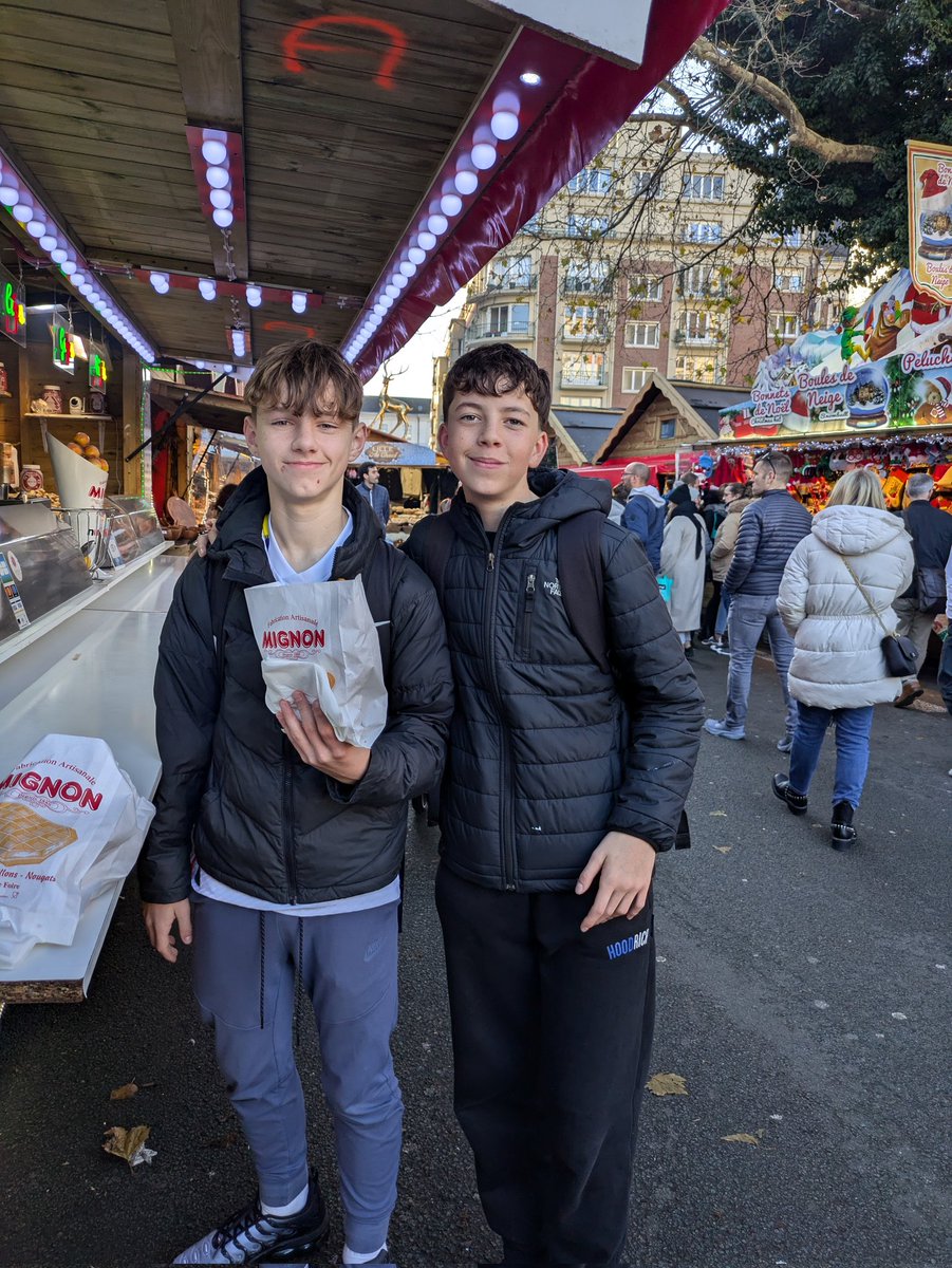 Mrs Thomas tweet media