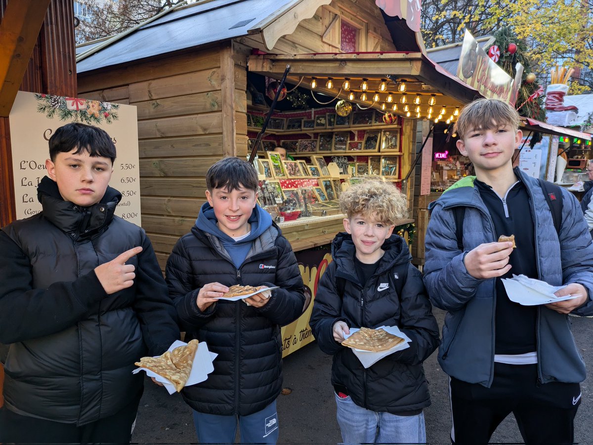 Mrs Thomas tweet media