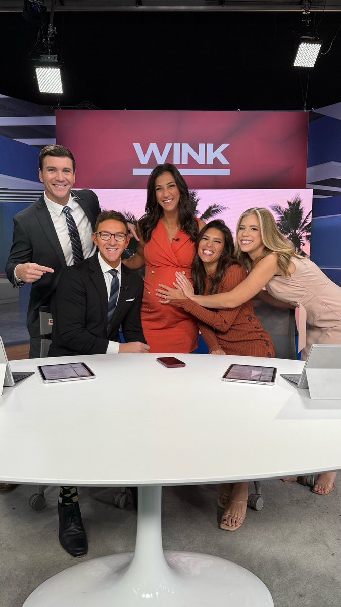 Happy Thanksgiving, everyone! 🦃 lots to be thankful for this year. Hope everyone is spending the day with their loved ones. 

Yesterday was my last day on air for a while as baby boy is due any day now! Gonna miss my <a href="/winknews/">WINK News</a> morning team these next few months.

👋🏼 FOR NOW.