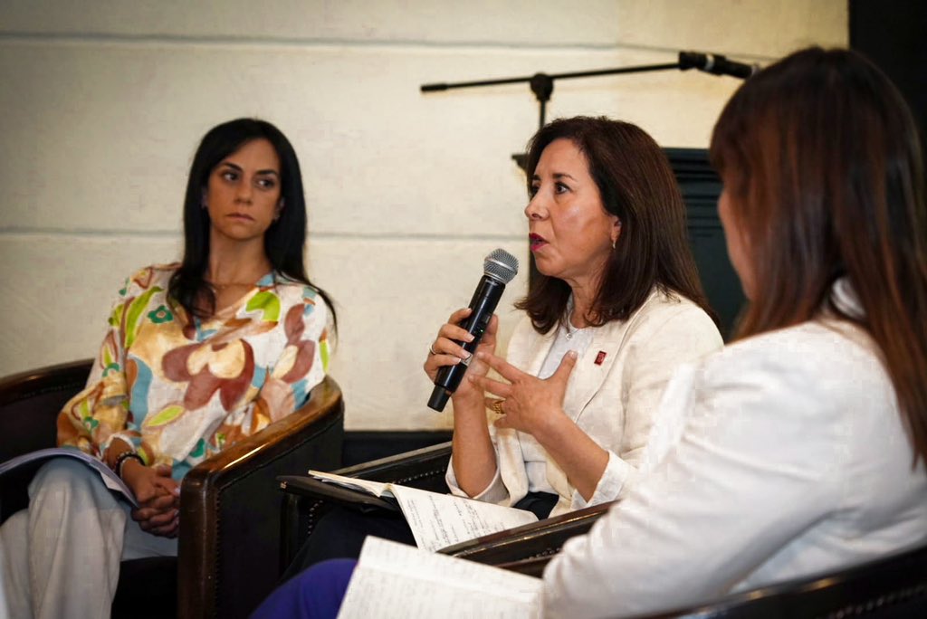 IDEA Internacional Chile (@idea_int_chile) on Twitter photo Pamela Figueroa <a href="/pfigueroarubio/">Pamela Figueroa 🌱</a> , Consejera del <a href="/ServelChile/">Servicio Electoral</a> , reflexiona sobre los desafíos para la superación de la violencia política hacia mujeres.
Lanzamiento del estudio“Violencia Política de Género en la Esfera Digital en América Latina” <a href="/Int_IDEA/">International IDEA</a>
youtube.com/live/wlCJphGod… Pamela Figueroa <a href="/pfigueroarubio/">Pamela Figueroa 🌱</a> , Consejera del <a href="/ServelChile/">Servicio Electoral</a> , reflexiona sobre los desafíos para la superación de la violencia política hacia mujeres.
Lanzamiento del estudio“Violencia Política de Género en la Esfera Digital en América Latina” <a href="/Int_IDEA/">International IDEA</a>
youtube.com/live/wlCJphGod…