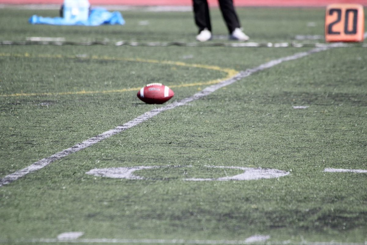 12月7日（土）🏟王子スタジアム
タッチフットボールの東西大学王座決定戦があります‼️

要項は発表されていませんが…例年通りなら
10:00
11:30
13:20 3位決定戦
14:40 決勝戦

⚠️入場料500円(高校生以下無料)

引退して早1年。後輩たちの試合です👧🏻
お時間ある方ぜひ来てください🏈