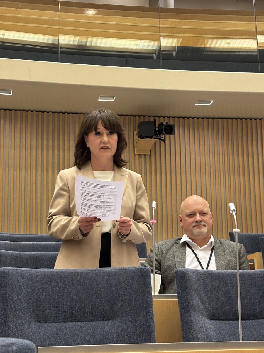 Hur värderar regeringen att #chatcontrol påverkar vårt lands digitala säkerhet undrar <a href="/UlrikaLiljeberg/">Ulrika Liljeberg</a>?

<a href="/ErikSlottner/">Erik Slottner</a> går på samma linje som <a href="/CarlOskar/">Carl-Oskar Bohlin</a> o Strömmer - att inte förhålla sig till det alls.