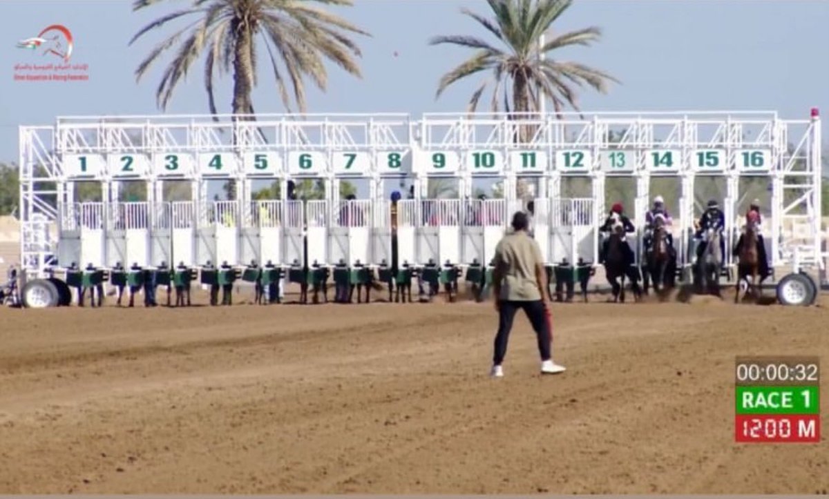 اليوم:البوابات لم تفتح كلها، وحصل تأخير في اغلب البوابات،و ظلم 12 خيل اليوم من يتكبدها؟سيتكبدها المالك و المدرب الذي انفق على خيله من أجل السباق،ولماذا خسر؟لان المسؤولين عن السباق فاشلين و يتكبد خسائر فشلهم المالك و المدرب

<a href="/oefom/">الاتحاد العماني للفروسية والسباق</a> 
<a href="/mbsbh/">منـذر بن سـيف بن حمـد البوسعيدي</a> 
#الفروسيه_العمانيه_تستنجد_للمره_الثالثه