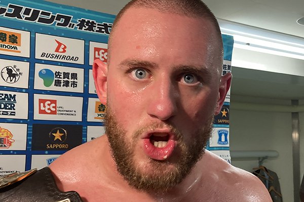 njpw1972's tweet photo. ゲイブ「ショータ、賭け金を上げよう。ラスベガスにいるみたいに、でっかい賭けをしようぜ？ もし明日、俺が勝ったら、お前は東京ドームのメインイベントのスポットを俺に明け渡すんだ。誰もが、俺こそがIWGP世界ヘビー級王座に挑戦すべきだと知っている」

全文
https://t.co/yiOFJDkIHQ

#njwtl https://t.co/xGX6JAO7WH