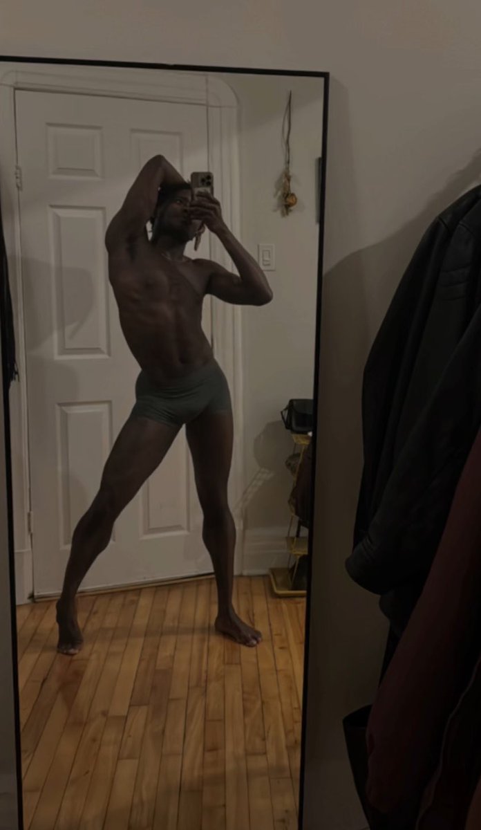 _DAMOND_'s tweet photo. This, but with a fine ass man behind me https://t.co/oKHXfb1Xdj