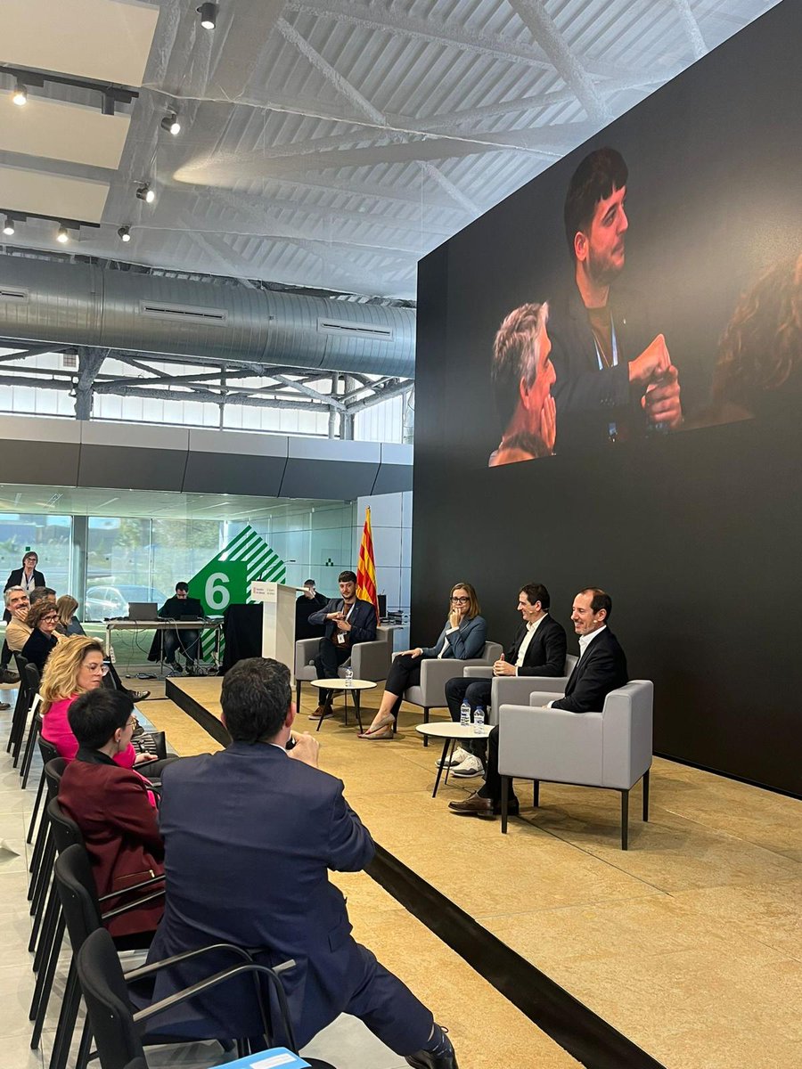 salutcat's tweet photo. 🎯 A la Jornada s'ha posat en comú les principals novetats, reptes i oportunitats de la publicitat en els medicaments. 

L'objectiu és garantir una comunicació veraç, legal i ètica que afavoreixi l’ús segur i racional dels medicaments.

📝 Nota de premsa https://t.co/iKmElkVOeW https://t.co/MhugvnM5jv