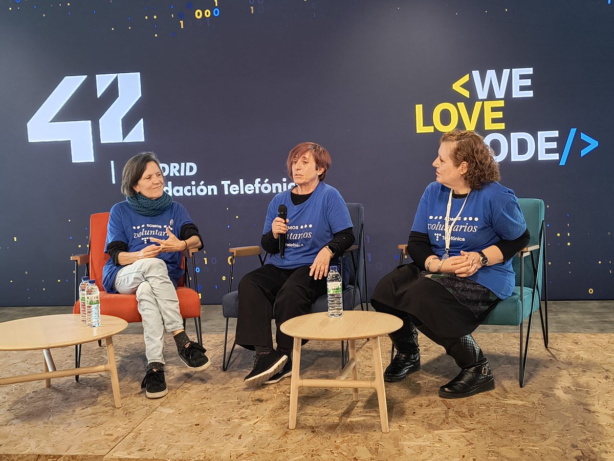 VoluntariadoFM's tweet photo. Hemos organizado un encuentro de sensibilización en #SaludMental en @42MadridFTef donde personas voluntarias de @fundacionTef, profesionales de @FundManantial y Pedro, en primera persona han compartido sus experiencias y saberes con alumnado de este innovador espacio. 
¡Gracias! https://t.co/u4lpZ10Bzd