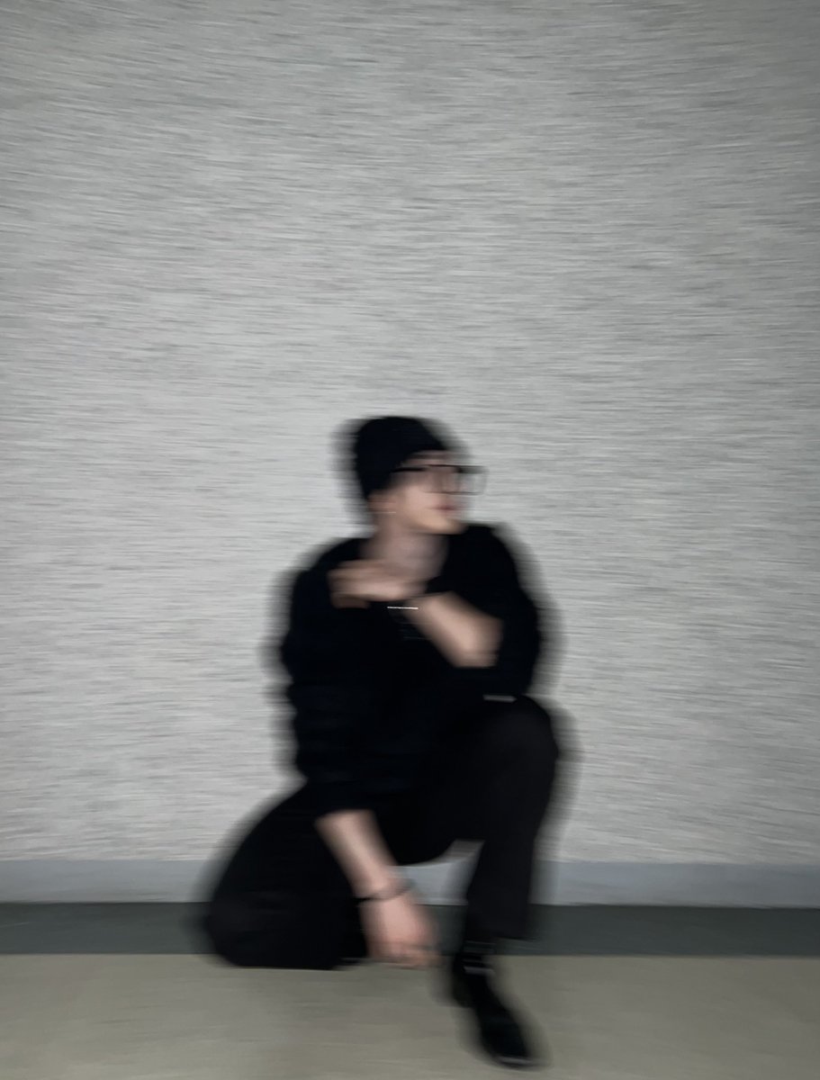 [#다빈] 

오늘도 수고했어 :) 🖤
#오늘의_다빈핏 

#XODIAC #소디엑 #DAVIN #다빈