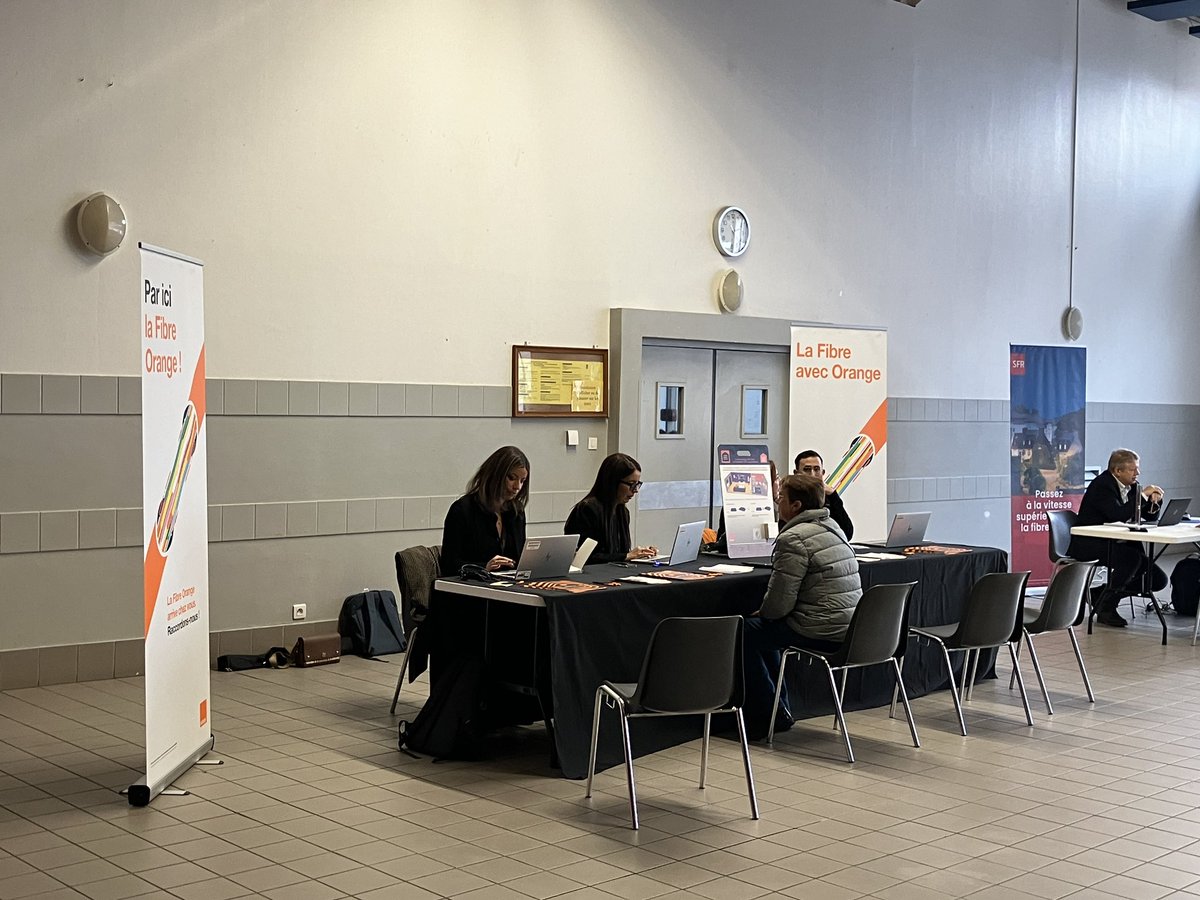 NicheliniC's tweet image. Aujourd’hui à Hericourt se déroule  le Forum opérateurs Fibre à la salle des fêtes 

Vous vous posez des questions sur le raccordement a la fibre ? 

Venez à la rencontre des conseillers experts fibre. À la salle des fêtes jusqu’à 19:00