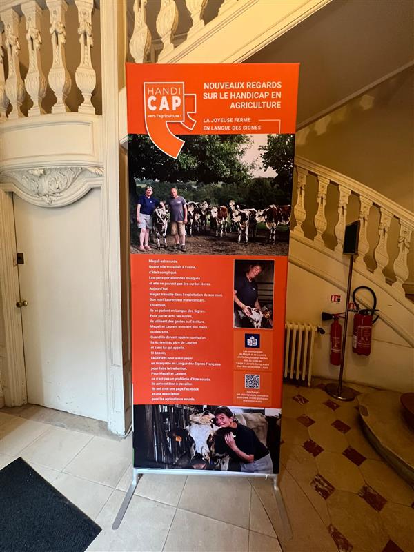 👥 Session des #ChambresAgri
➡️ Mise  à l'honneur du projet Handi-Cap vers l’agriculture.
Piloté par la <a href="/ChambagriBzh/">ChambreAgriBretagne</a>, il offre de nouveaux regards sur le handicap en agriculture.
En savoir plus sur le projet👇
bretagne.chambres-agriculture.fr/mes-projets/mo…
