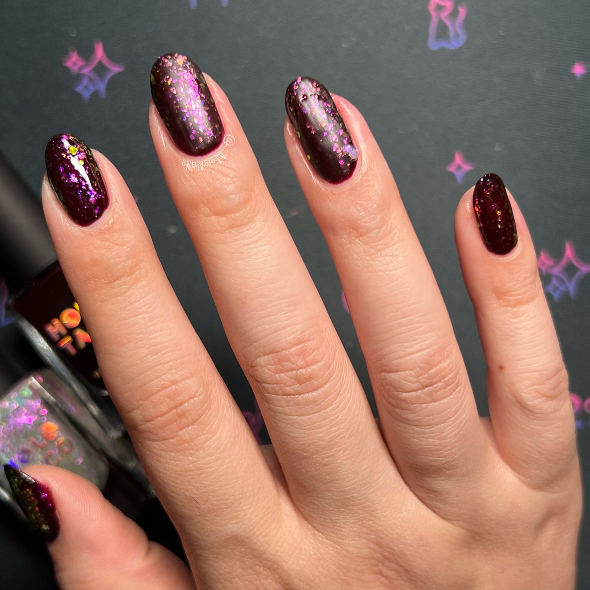 _MelsNails's tweet photo. Cosmic Unicorn Skin and Matte taco over Devil’s Advocate 💅🏻 
@holotaco #CosmicUnicornSkin #MatteTaco #DevilsAdvocate 
#HoloTaco #melsnails #holotacocombo https://t.co/ENss7jpd4G