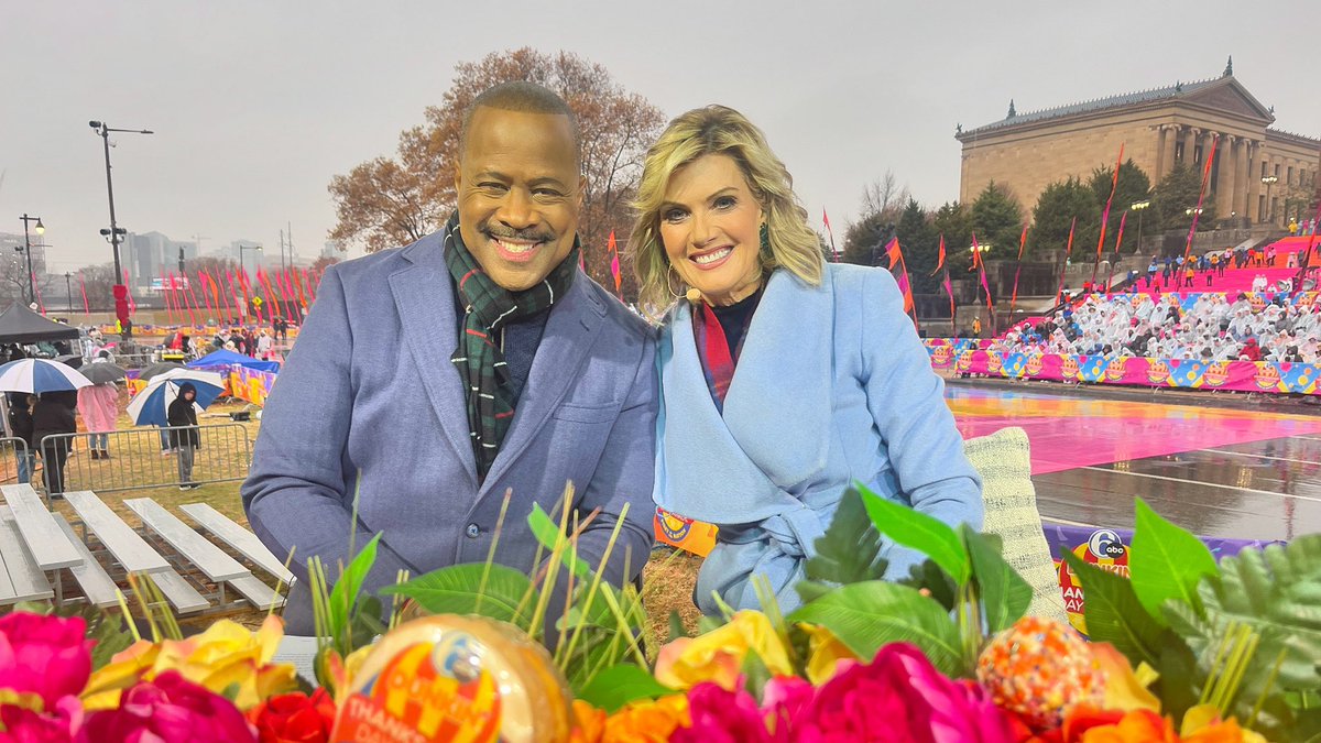 Happy Thanksgiving!!!! I hope you enjoy the parade. Sorry about the weather.