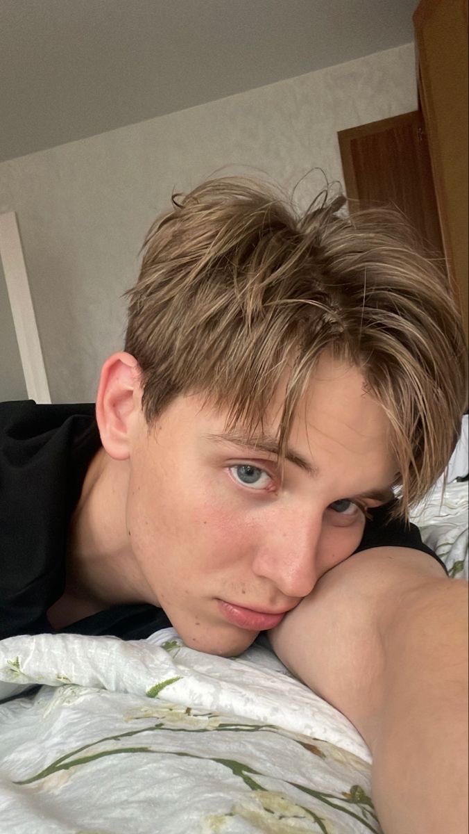 ⠀
                          ☀️ 𝒓𝒆𝒔𝒊𝒅𝒆𝒏𝒕 𝒑𝒓𝒆𝒕𝒕𝒚 𝒃𝒐𝒚.
                           — #HarborofSerenity⛵️

⠀